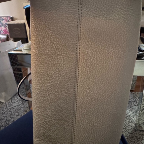 GUCCI SWING TOTE IN IVORY WITH COA💕💕💕 - Picture 13 of 13